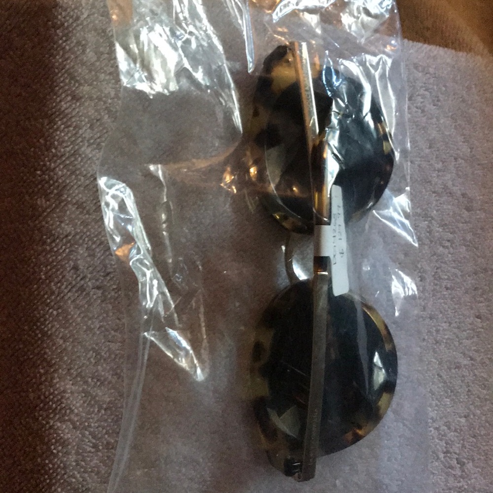 Sunglasses - Picture 2 of 5
